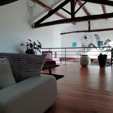 ゲストハウス La Magie Des Reves モンレジョ